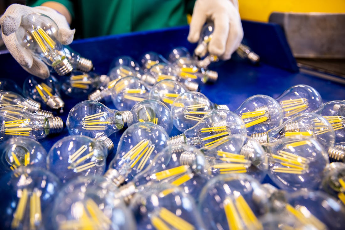 luminaire production - sorting